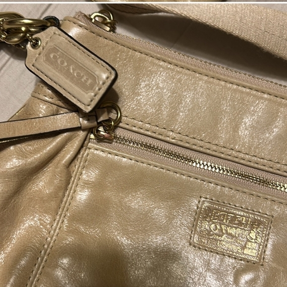 Coach Poppy Cream Leather Crossbody Bag - Picture 16 of 16